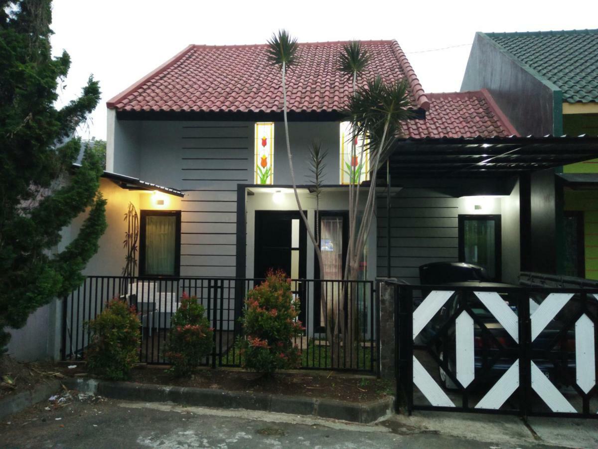 Vila Oma Sukari Syariah Home Living Batu  Luaran gambar